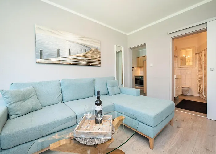 Schmidt * Φέμαρν